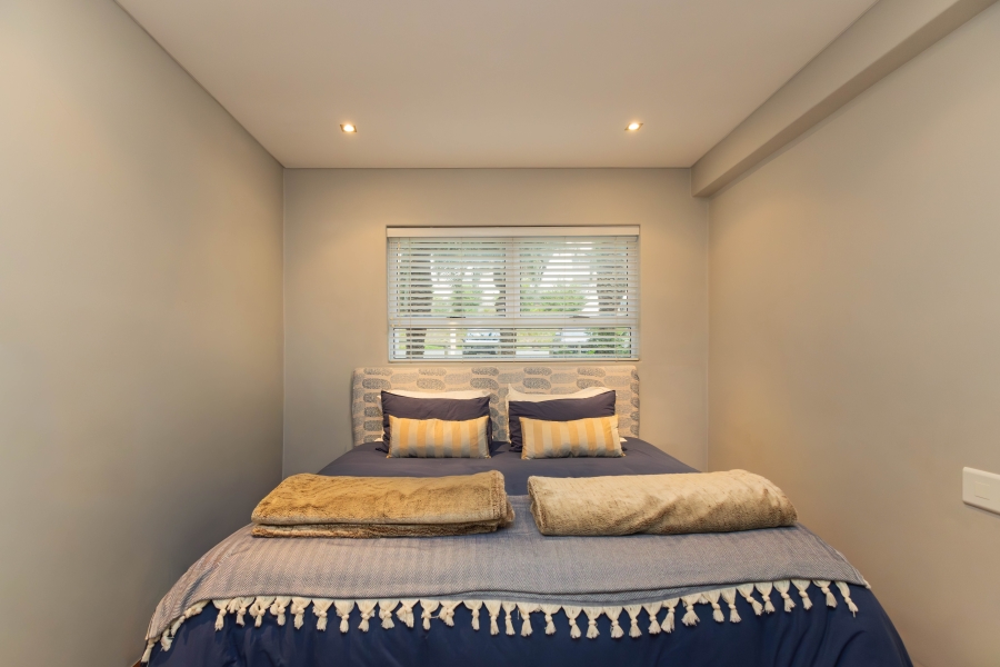 To Let 3 Bedroom Property for Rent in Sea Point Western Cape